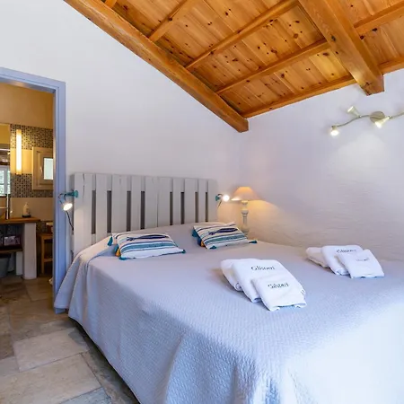 Maison Traditionnelle Grecque Avec Acces Direct A La De Glysteri A Pied