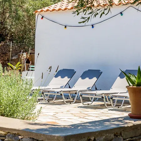 Maison Traditionnelle Grecque Avec Acces Direct A La De Glysteri A Pied *
