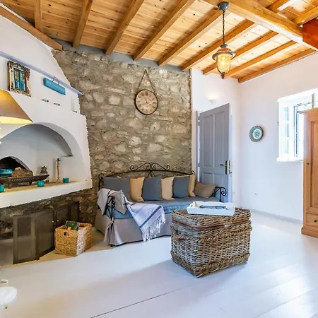 Maison Traditionnelle Grecque Avec Acces Direct A La De Glysteri A Pied * スコペロス