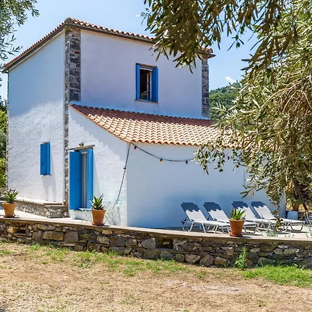 Willa Maison Traditionnelle Grecque Avec Acces Direct A La De Glysteri A Pied