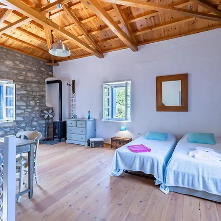Willa Maison Traditionnelle Grecque Avec Acces Direct A La De Glysteri A Pied Skopelos