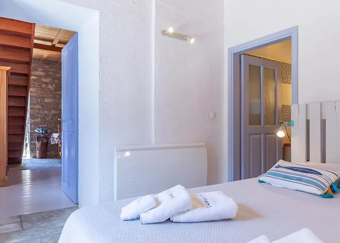 Villa Maison Traditionnelle Grecque Avec Acces Direct A La De Glysteri A Pied Skopelos Town