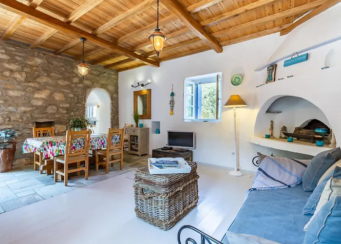 Maison Traditionnelle Grecque Avec Acces Direct A La De Glysteri A Pied Villa