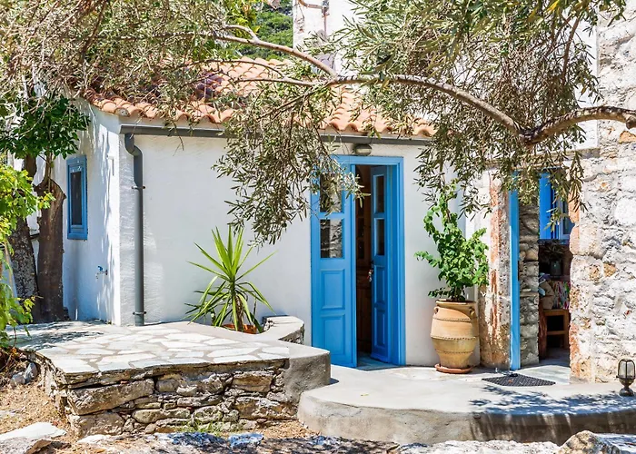 Maison Traditionnelle Grecque Avec Acces Direct A La De Glysteri A Pied