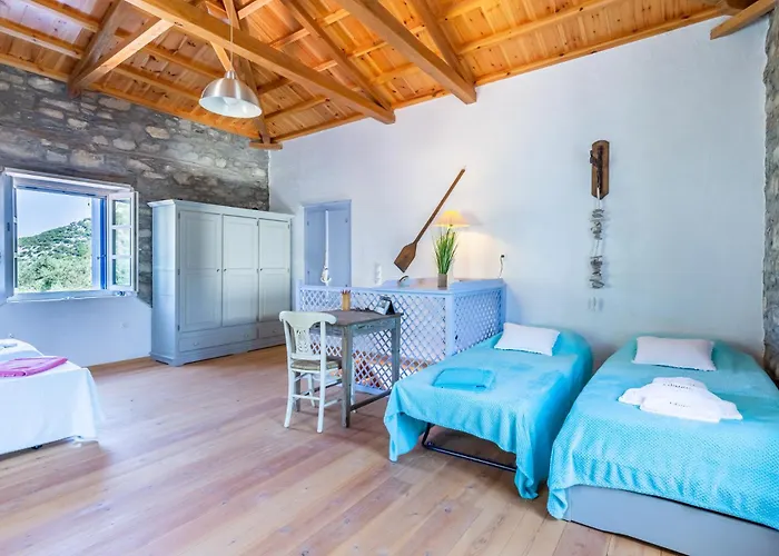 Maison Traditionnelle Grecque Avec Acces Direct A La De Glysteri A Pied *