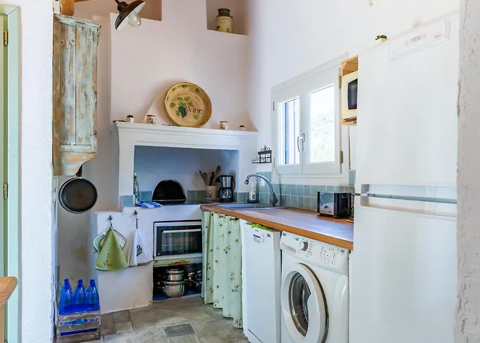 Villa Maison Traditionnelle Grecque Avec Acces Direct A La De Glysteri A Pied *